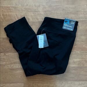 GAP Factory gBALANCE Capri Leggings